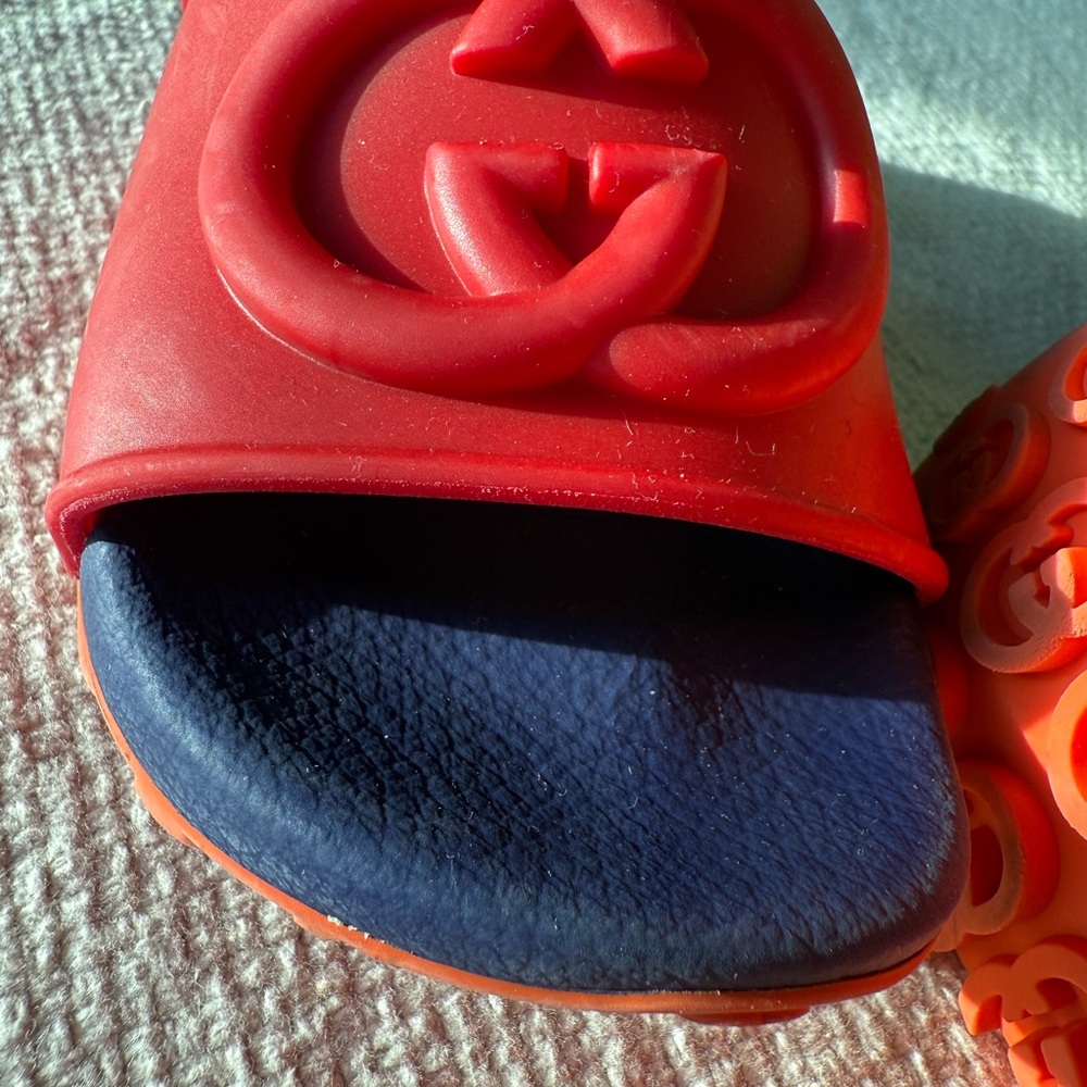 Gucci Red and Orange Kids Sandals - Picture 2 of 4